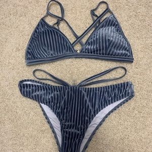 crossy velvet bikini